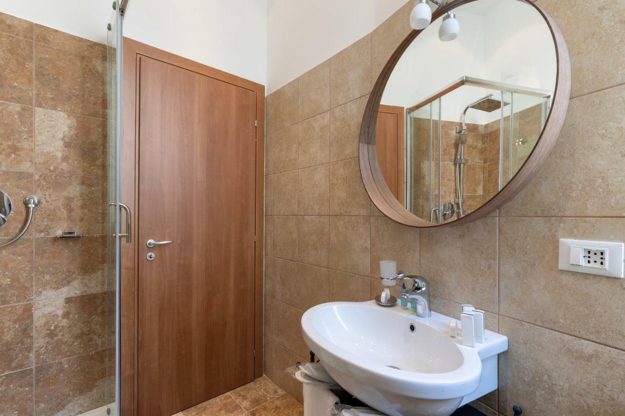 Vatican Domus Smart Rooms โรม ภายนอก รูปภาพ